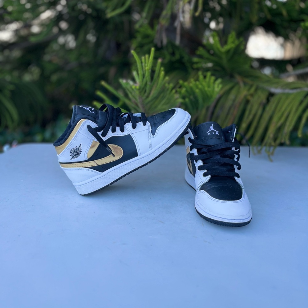 Nike Air Jordan 1 Mid Shoes (Boys Size: 4.5Y) (Womens Size: 6)